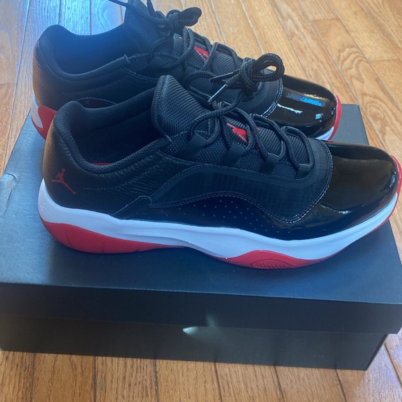 Air Jordan 11 CMFT Low - Picture 2 of 7